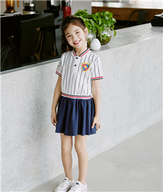 夏季女中小學生服裝（正面）