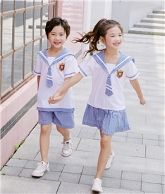 夏季西式中小學生校服遠照