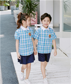夏季中小學生服裝帶格紋