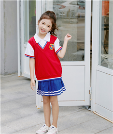 夏季女中小學生服裝遠照（紅）