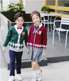 冬季中小學生禮服遠照（紅綠）